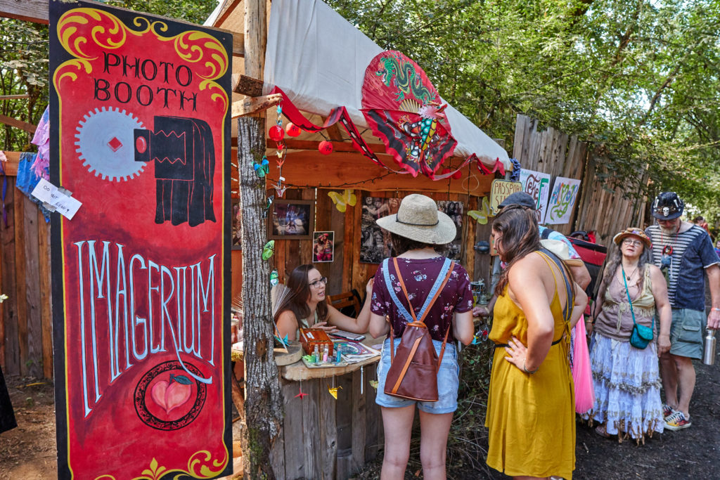 imagerium-photo-booth-oregon-country-fair